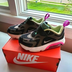 Nike girls Air Max 200 sz 10C